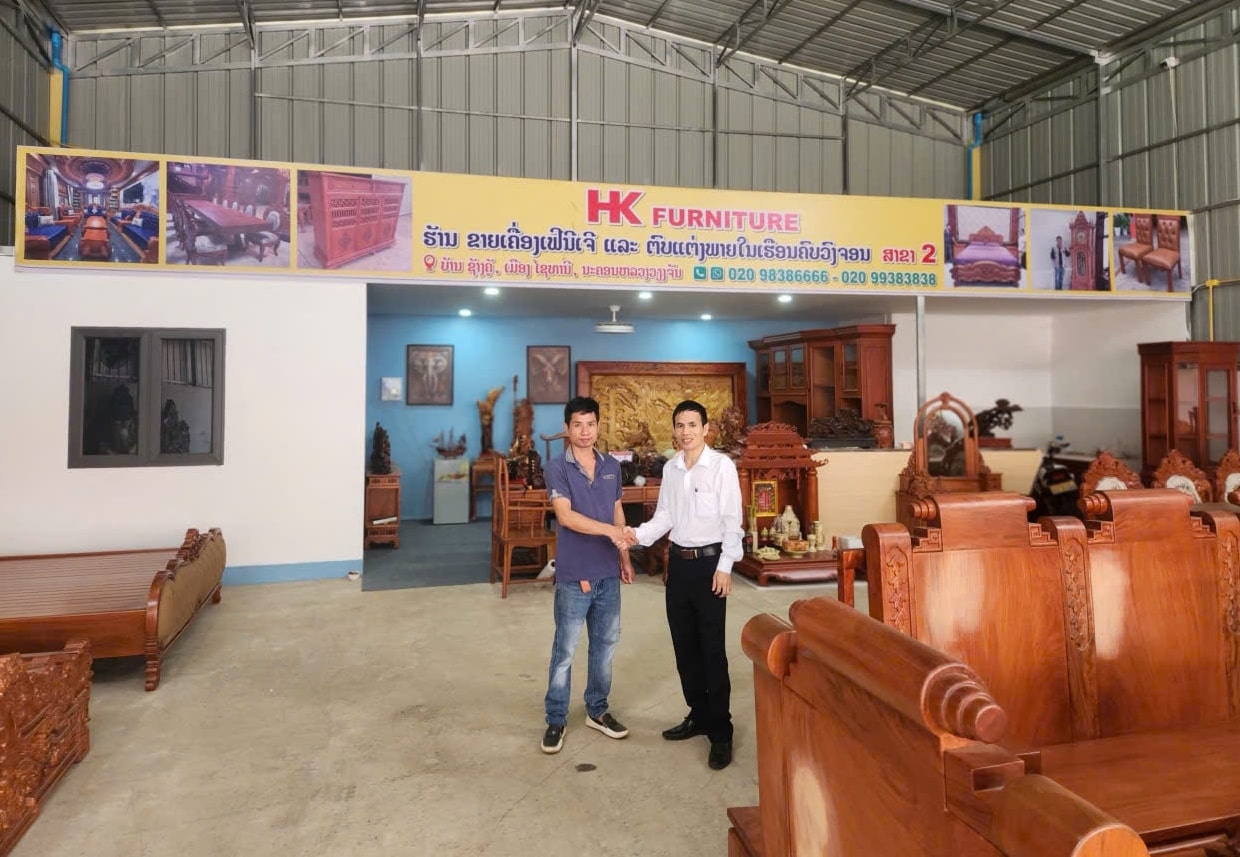 quang cao facebook tai Vieng Chan